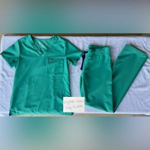 Figs Scrub Set Women’s Surgical Green